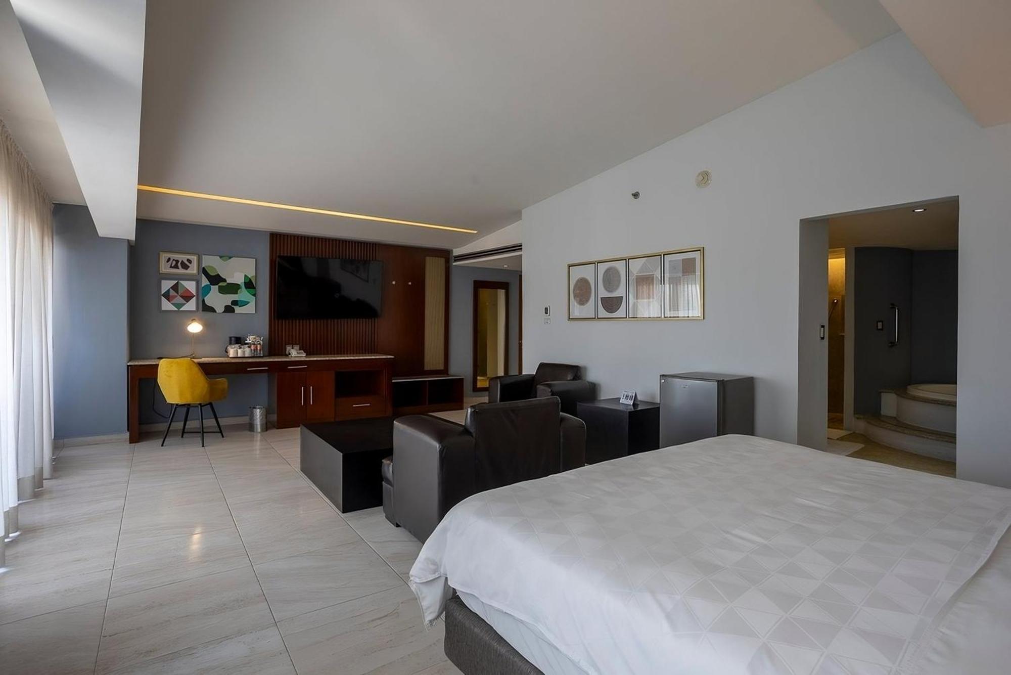Holiday Inn Puebla Finsa By Ihg Exterior foto